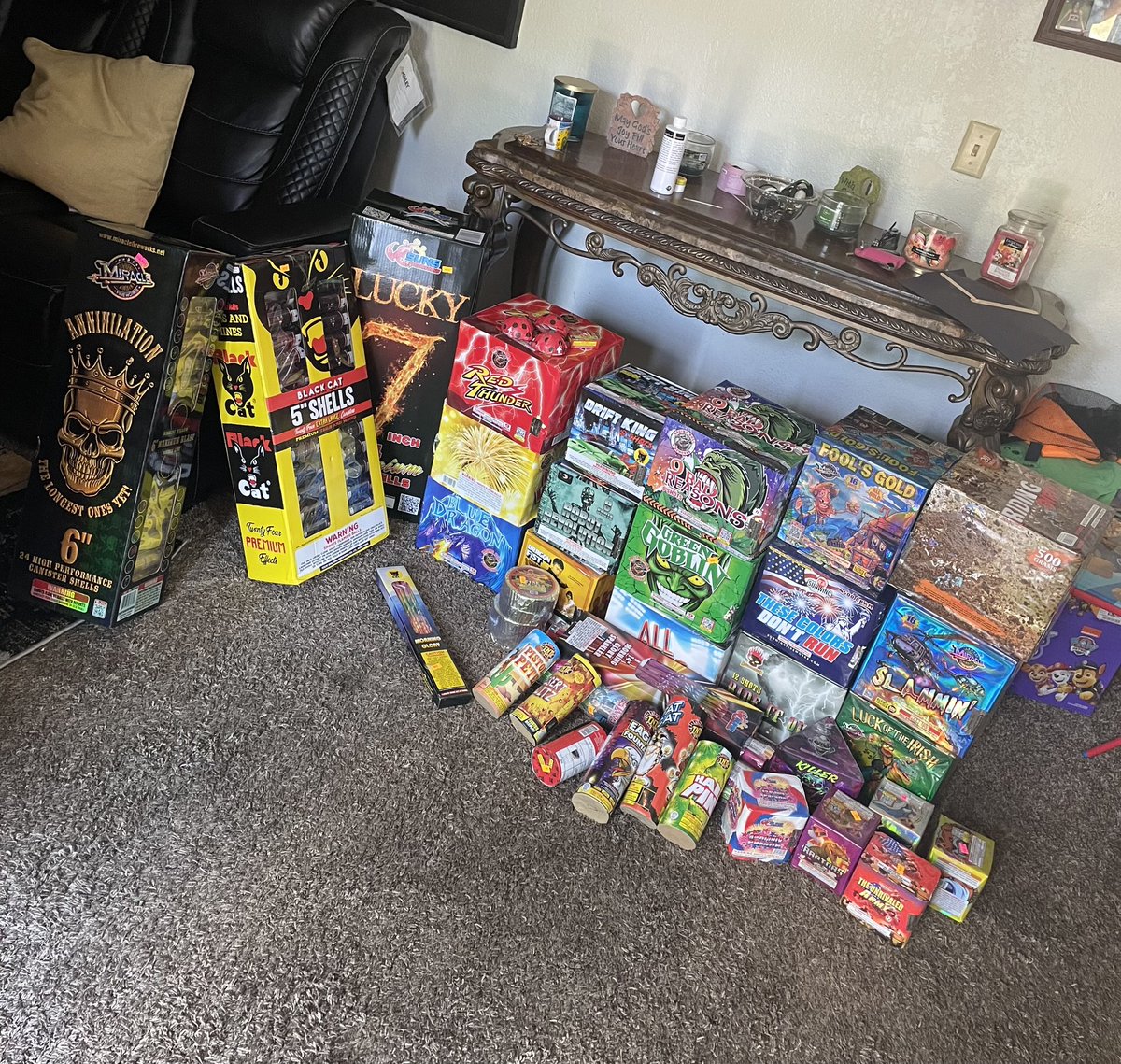 Sparkz_1027's tweet photo. Happy 4th to y’all 💥💥 https://t.co/ilh5MgfXRc
