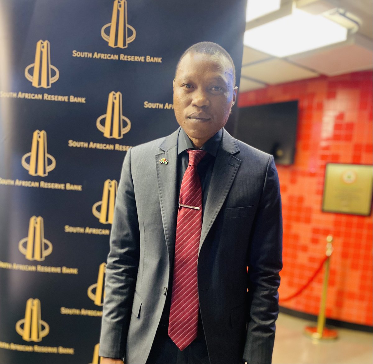KabeloGwamanda's tweet photo. This evening, we graced the #TalkToTheSARB forum at the Iconic Soweto Theatre for an engagement with the Governor of the South African Reserve Bank, Kganyago Lesetja. I am joined by Member of the Mayoral Committee (MMC) @Loyiso_Masuku and the City Manager, Mr Floyd Brink https://t.co/20u9Onbu4L