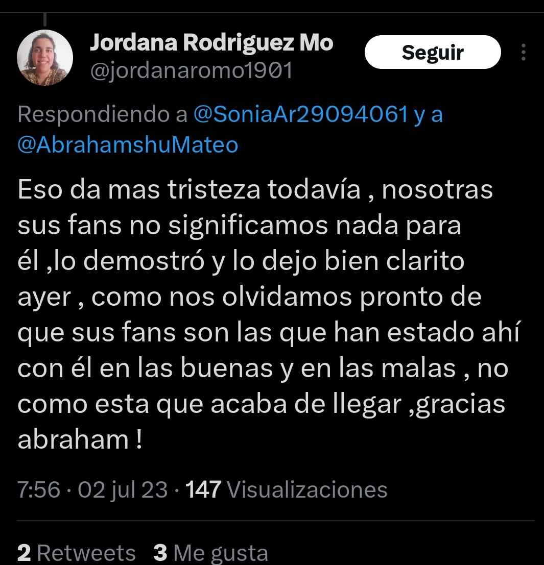anavaleriaaaaa's tweet photo. Literalmente Abraham tiene decenas de premios,miles de entrevistas,miles de conciertos,en absolutamente todos,no hay ningún premio que no nos lo haya agradecido,en todos nos da las gracias y nos da nuestro lugar.Y sólo por una vez en su puta vida no lo hace,ya es el peor jajaja https://t.co/mFGdP8ciDM