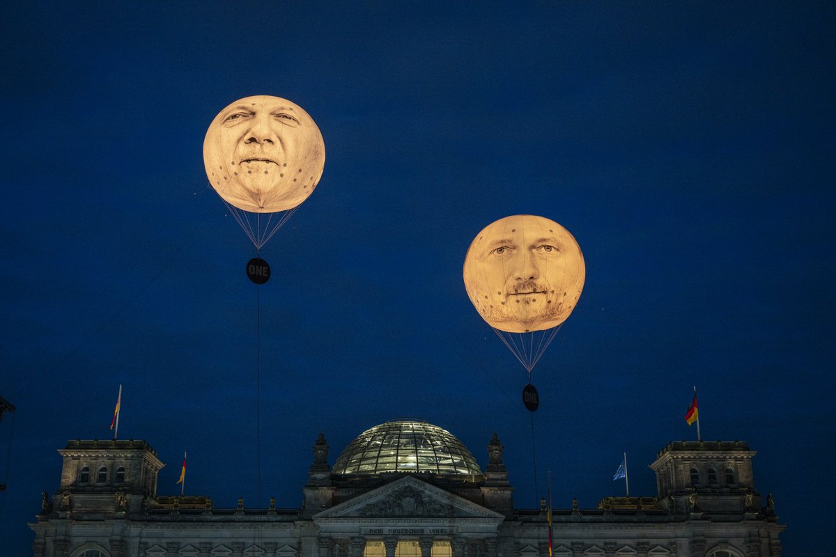 FelixStadelmann's tweet photo. Bei den aktuellen Krisen die Ausgaben zu kürzen ist unverantwortlich. Denken Sie heute schon an morgen.

Entwicklungsinvestitionen sind Zukunftsinvestitionen!

@Bundeskanzler &amp; @c_lindner: Versprechen dürfen nicht nur heiße Luft sein!  Da ist noch viel #LuftNachOben 🎈 https://t.co/SoH7hfDQMj