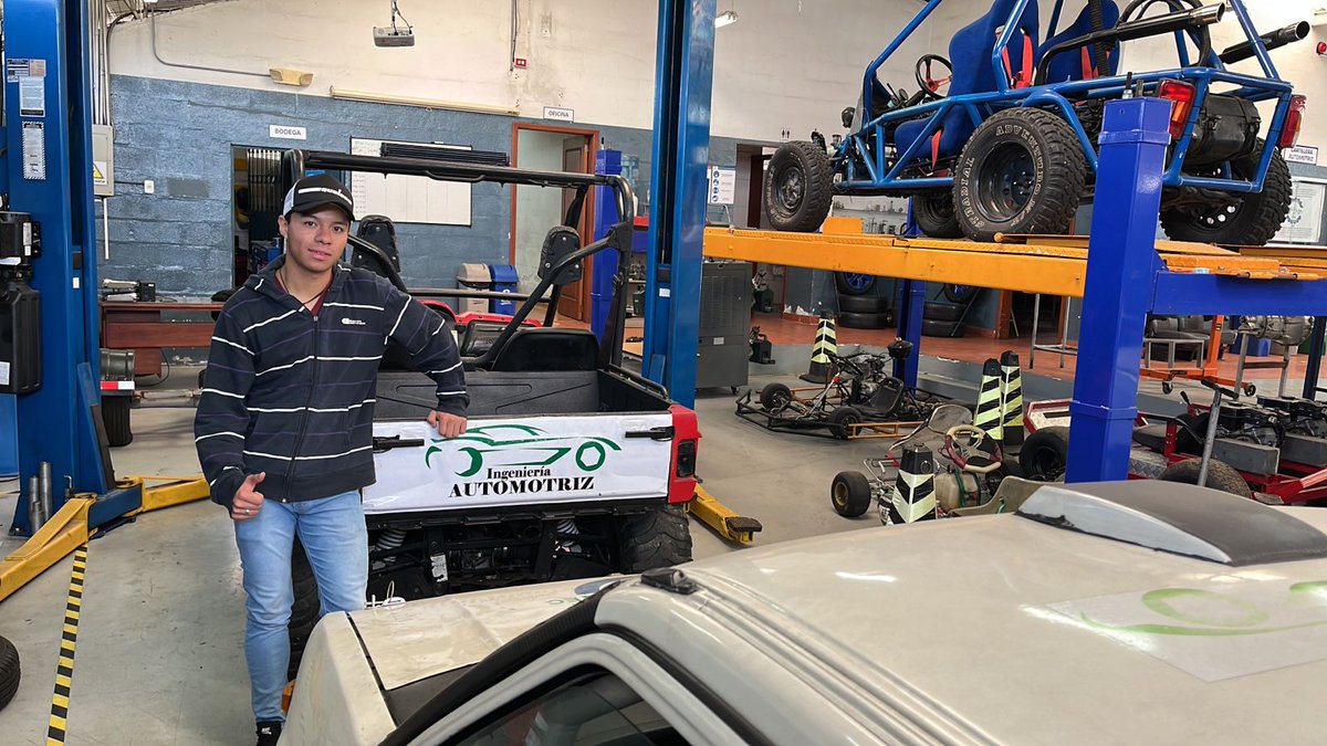 FciiUte's tweet photo. #FCIIUTE| ¡El día de hoy recibimos a postulantes del proyecto Experiencia UTE, para que conocer sobre nuestra oferta académica! 🧪🤖🏭🚙🤓💚💙
#AlimentosUTE
#MecatrónicaUTE        
#IndustrialUTE
#AutomotrizUTE https://t.co/Jid5UPohGV