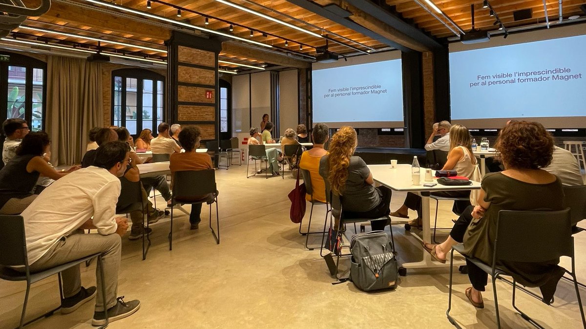 aliancesmagnet's tweet photo. 🧲Fem visible l'imprescindible per a les persones formadores magnet?

Seguim amb la reflexió compartida sobre com acompanyar un procés de #TransformacióEducativa dinamintzats per @sil_enci amb el suport de @geisbalague, @BetMadera i @AlbaVilaregut https://t.co/hFPjeM0624