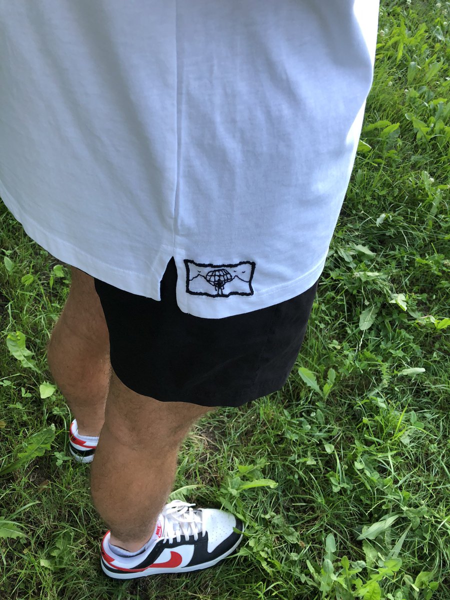 CHEWI04's tweet photo. T-shirt prototype brodé mains 🪡 
#smaljy #tshirt #prototype #concept #marque #logo https://t.co/zvt5IVrHlE