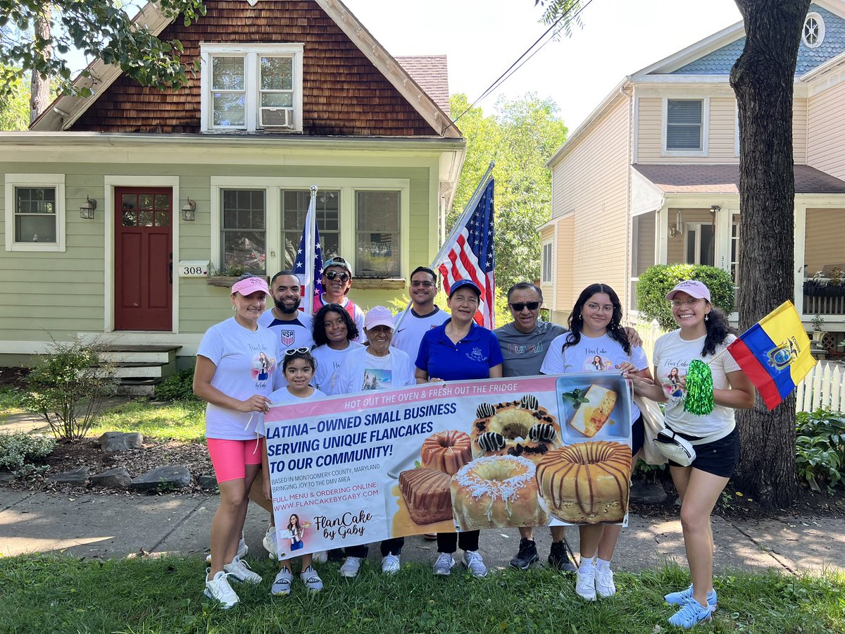 FlanCakeQueen's tweet photo. Happy Fourth of July from our family to yours! 😍🇺🇸🎉 We had a blast in Takoma Park today. ❤️💙 https://t.co/LCrzoBxgDl