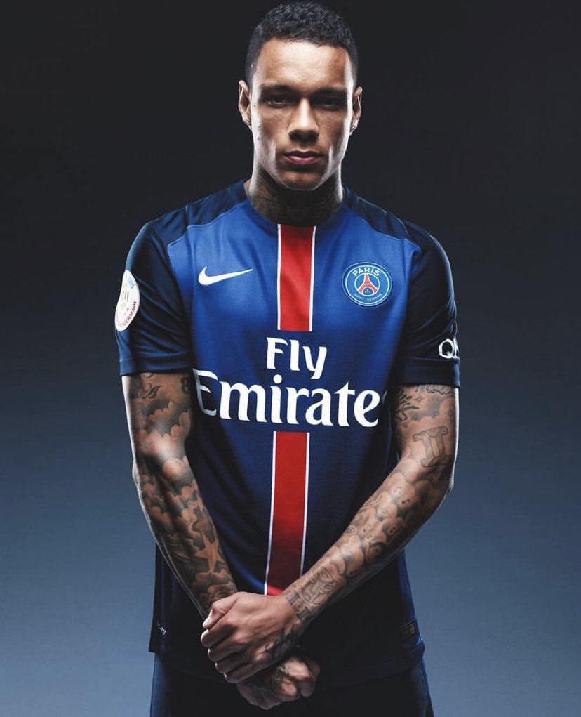 ghoulamba1's tweet photo. Cher amis Parisiens qui se rappel de lui ?? https://t.co/LiAso9QJ6M