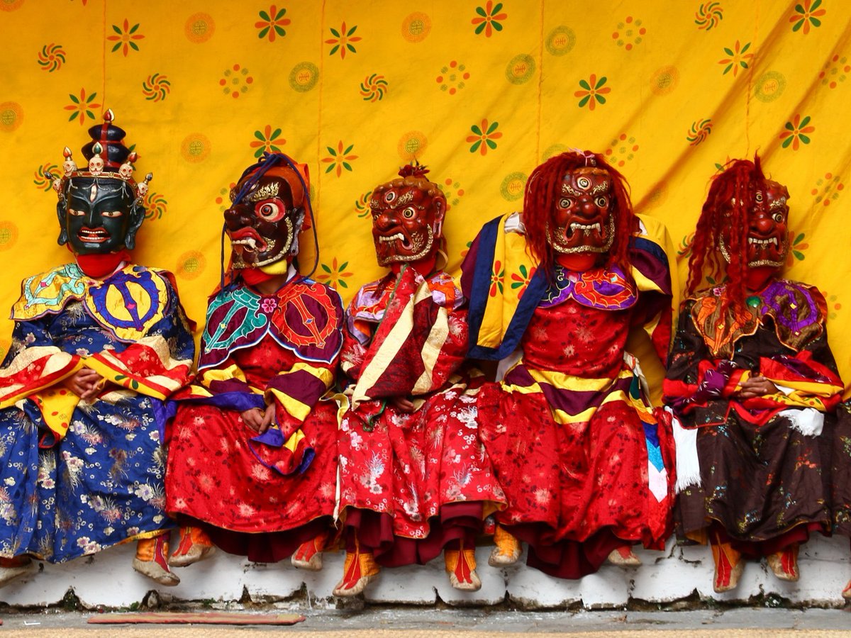 tourismbhutan's tweet photo. Mask dancers taking a break backstage at annual Trongsa Tshechu.
#tshechu #trongsatshechu #maskdancer #maskdance #festivalsofbhutan #Bhutanbelieve #Bhutan #BhutanTourism #VisitBhutan #TourismBhutan #BhutanDiaries #BhutanTravel #Believe https://t.co/Rqfi22z8FB