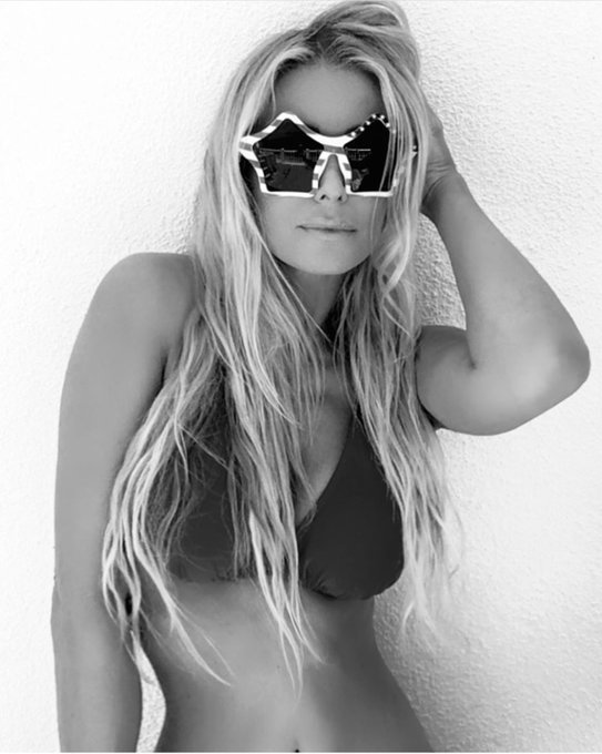 🇺🇸 https://t.co/LpMeAy8EFj ❤️🤍💙 https://t.co/t5SpB8vaqk