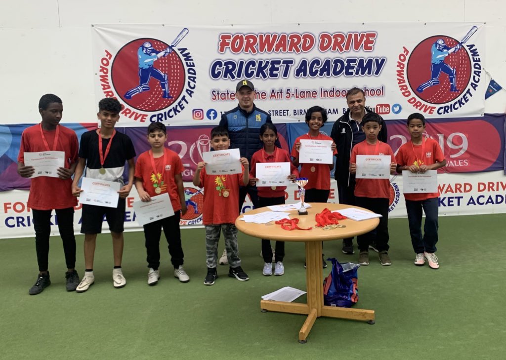 CliftonSGO's tweet image. Congratulations to @Thornton0wls for winning the @CliftonSGO @YourSchoolGames #dynamos cricket comp today! @ChandosPrimary missing out by just two runs! @Chance2Shine @warks_wcb @YouthSportTrust @SportBirmingham @ECB_cricket @benstokes38 @MoseleyAshfield @MoeenMunirAli_