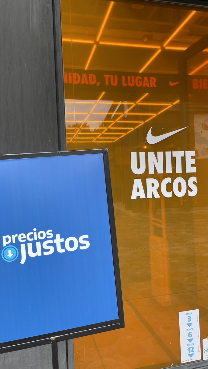 GuillermoMosca's tweet photo. “Outlet” de Distrito Arcos.
Botines Nike “Outlet” 150.000 pesos (300 dólares).
En USA 100 dólares normalmente.
“Outlet” de argentina…no lo entenderías
#outlet #distritoarcos https://t.co/w0A6AVJGCm