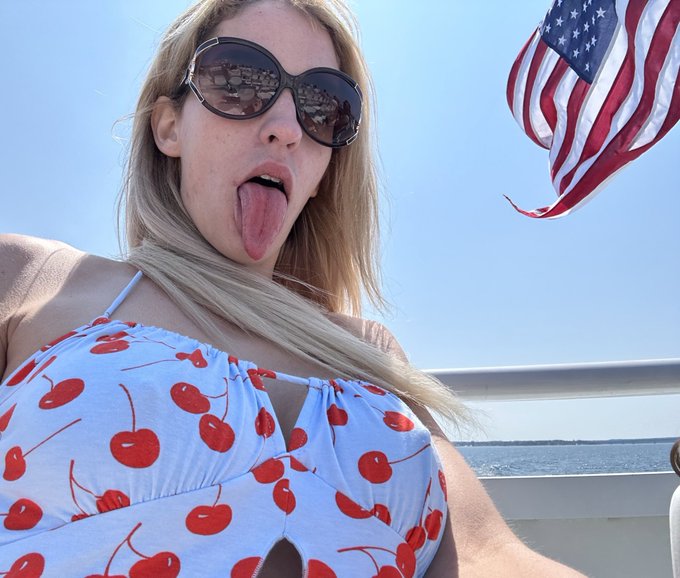 Happy 4th of July 💙🤍❤️ https://t.co/Am6w2dVbGV