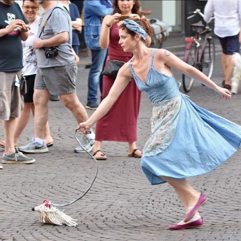 circus250's tweet photo. Lots of Circus250 acts to see at @dubcitycouncil Funtropolis at Merrion Square Park this weekend (8th &amp; 9th July) with a packed programme of free entertainment 🎪 

#circus #circusarts #circuswithpurpose #circusscience #funtropolisdublin #dublin #whatsondublin #dublinevents https://t.co/fPGj3yGsJb