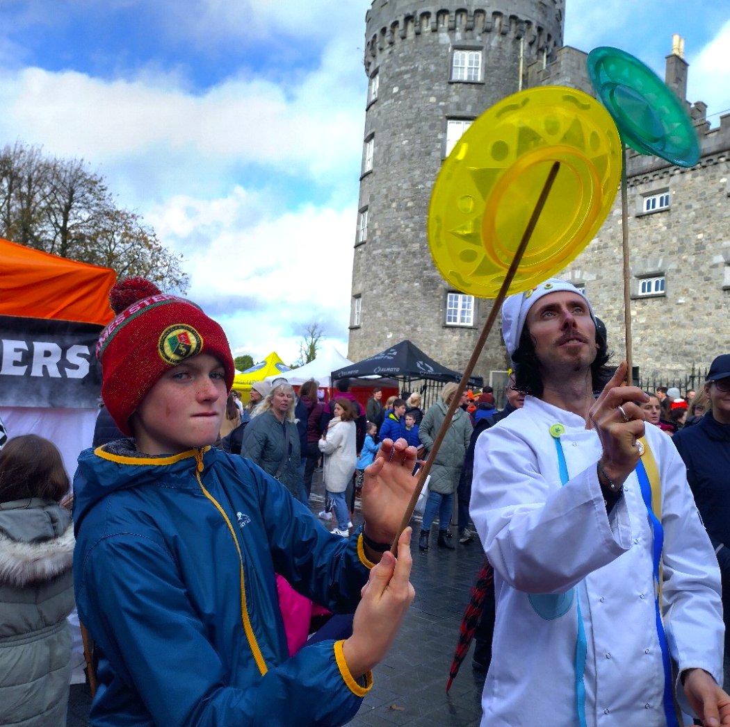 circus250's tweet photo. Lots of Circus250 acts to see at @dubcitycouncil Funtropolis at Merrion Square Park this weekend (8th &amp; 9th July) with a packed programme of free entertainment 🎪 

#circus #circusarts #circuswithpurpose #circusscience #funtropolisdublin #dublin #whatsondublin #dublinevents https://t.co/fPGj3yGsJb