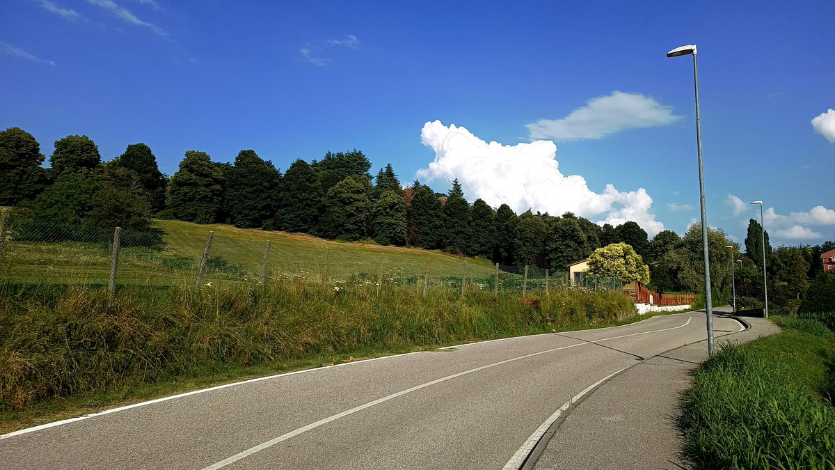luigifoschini's tweet photo. Vediamo un po' di rimetterci in moto... 🏃‍♂️ 
#runningtime #iocorroqui #StormHour #RunItaly https://t.co/8huMbY5Rtd