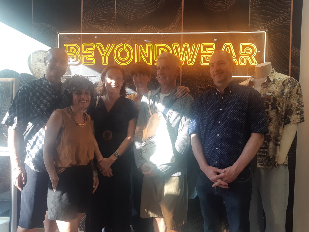 PilarChiva's tweet image. Felicitats @fitreball  per la nova botiga #beyondwear, un nou pas endavant per posar en valor la moda de segona mà @residuscat #pacteperlamodacircular