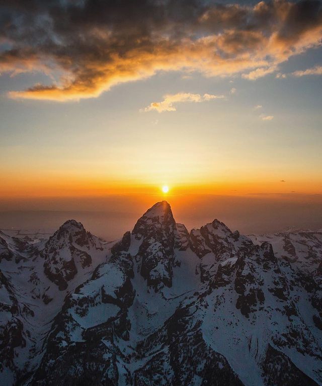jimkchin's tweet image. A place I’ve called home for the last 20+ years. And it just keeps getting better. The Tetons, Wyoming.