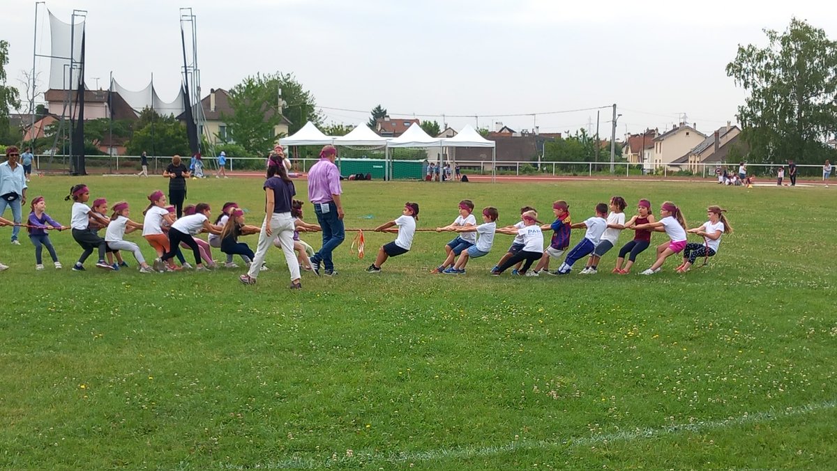 Fin de 4 jours d'Olympiades scolaires à Bois d'Arcy de la P.S. au C.M.2 ! Bravo aux élèves et merci aux enseignants, ETAPS, Mairie et circo de Bois d'Arcy !
@lair_sandrine @PatardDominique @JulianPourchet @SPeulvast @froggytitine @PascaleDiot