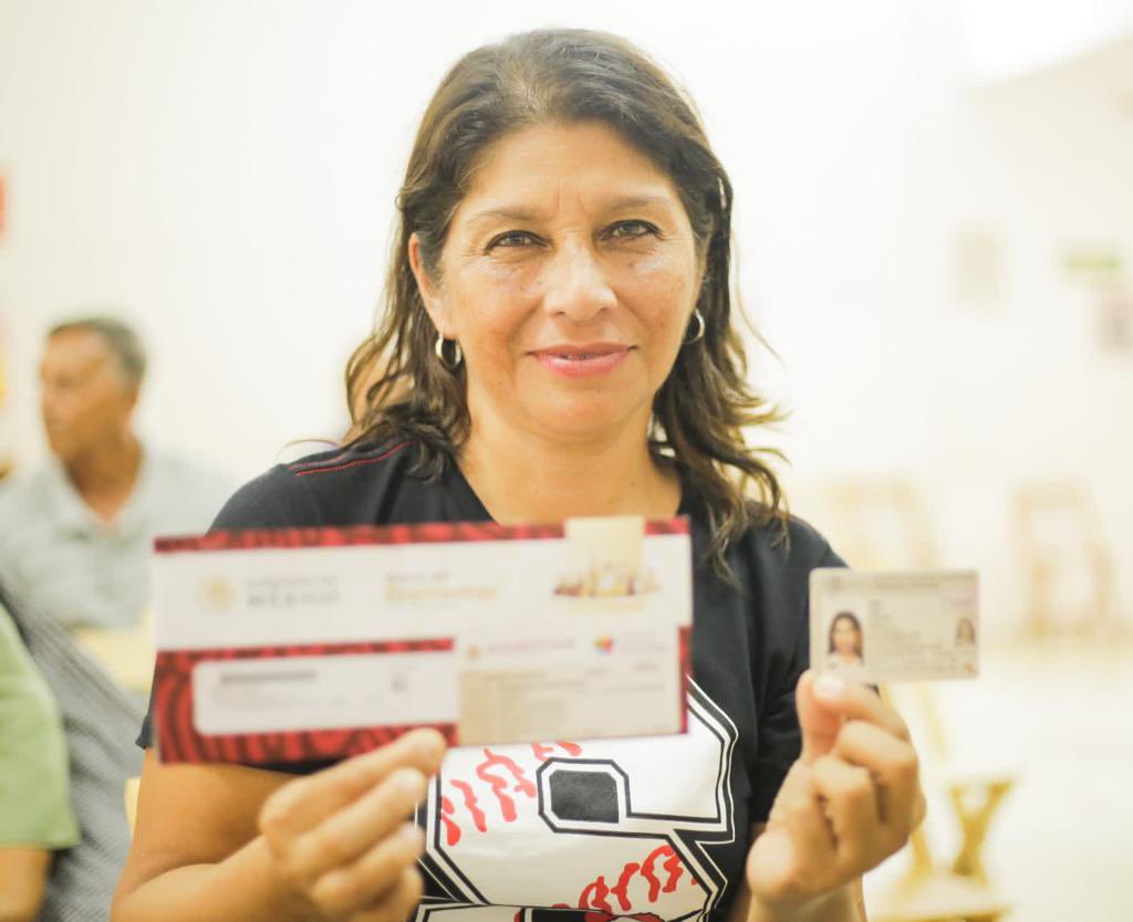 castillejoschis's tweet photo. Comienzan los depósitos bancarios para las y los beneficiarios de la #PensiónAdultoMayor y #PensiónDiscapacidad 
y del programa Niños y niñas hijos de #MadresTrabajadoras.

Del 4 al 17 julio se realizará la dispersión bancaria de acuerdo a la primera letra de su apellido. https://t.co/RLPPZ5eO3N