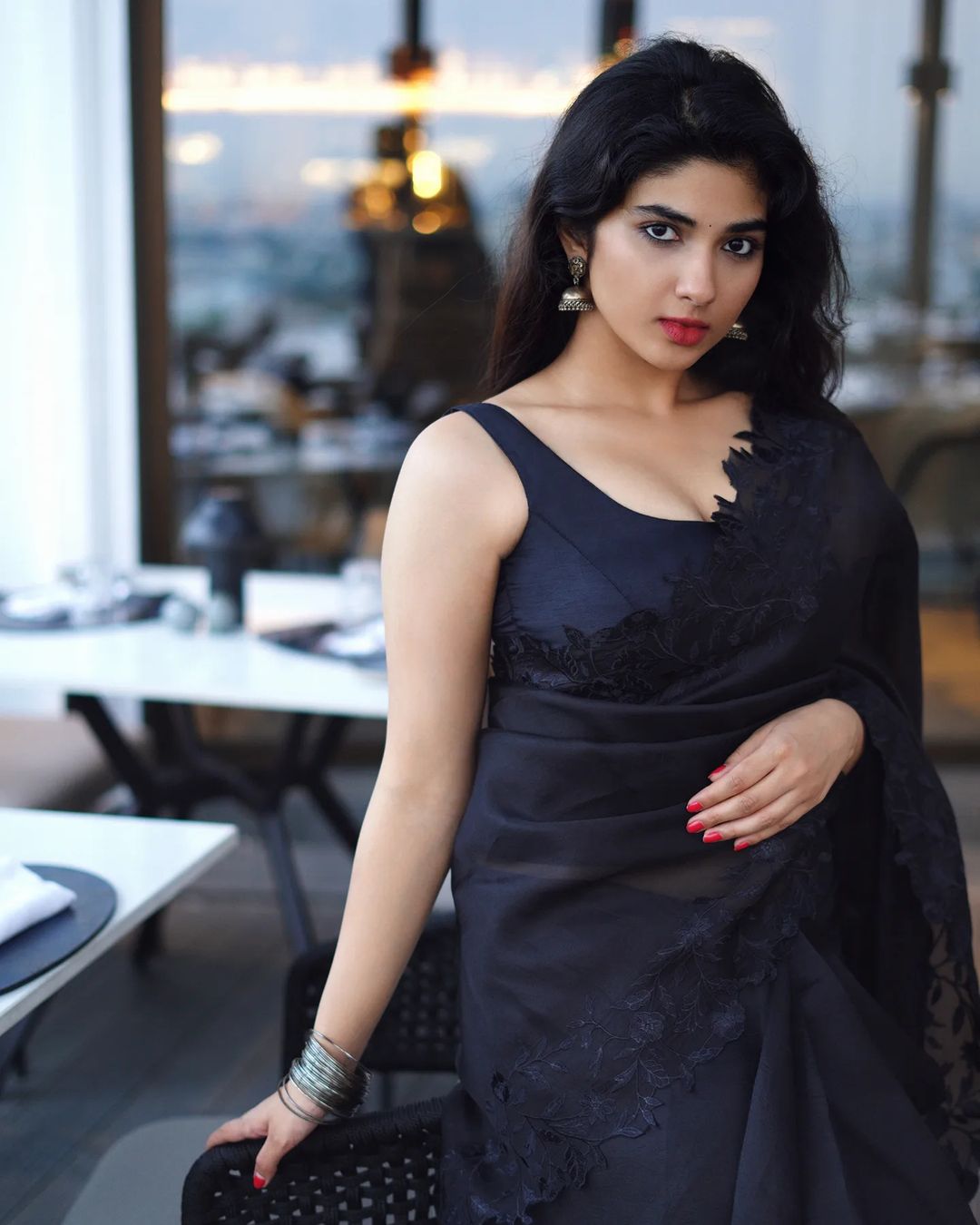 F0NdzVFWIBoq0rh?format=jpg&name=large