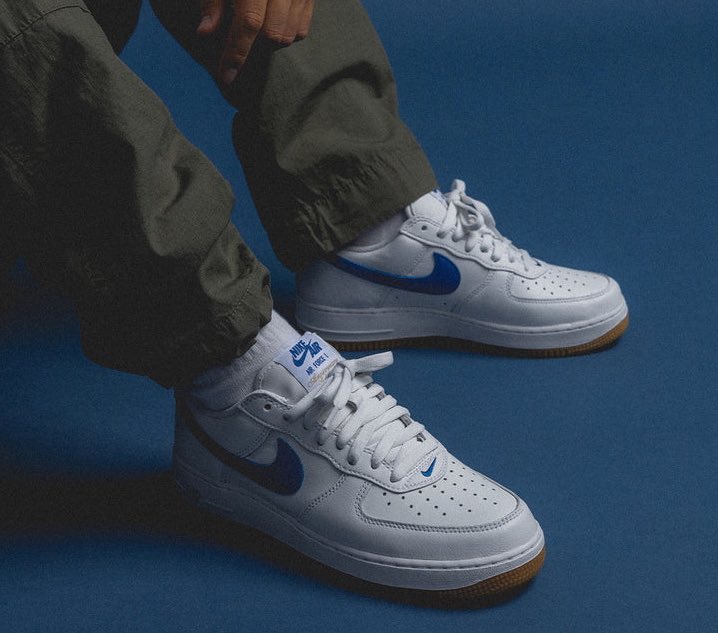 SneakerDealsGB's tweet photo. Ad: Sizes going of the Nike Air Force 1 Low ‘Colour of the Month’ for ONLY £80.97 ⚪️🔵

Here => https://t.co/k4MBm3bzdb

Various UK3.5-17
(RRP£134.95) https://t.co/5hN5evXlEo