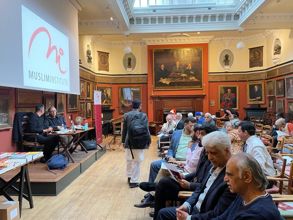 CriticalMuslim's tweet photo. A busy evening as guests arrived for the Eighth Annual Ibn Rushd Lecture this evening! @MuslimInst #CriticalMuslim https://t.co/B9xMiB4KIM