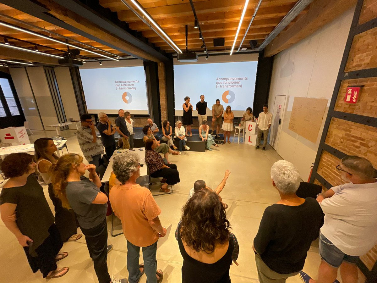 aliancesmagnet's tweet photo. Quan sentim la veu de les famílies?
Quan ens fixem en la visió del partner?
Quan l'alumnat és al centre de l'aprenentatge?

Són algunes de les preguntes que s'han generat durant la trobada de persones formadores #magnet al @hubsocialbcn https://t.co/ohHH9J6yLu