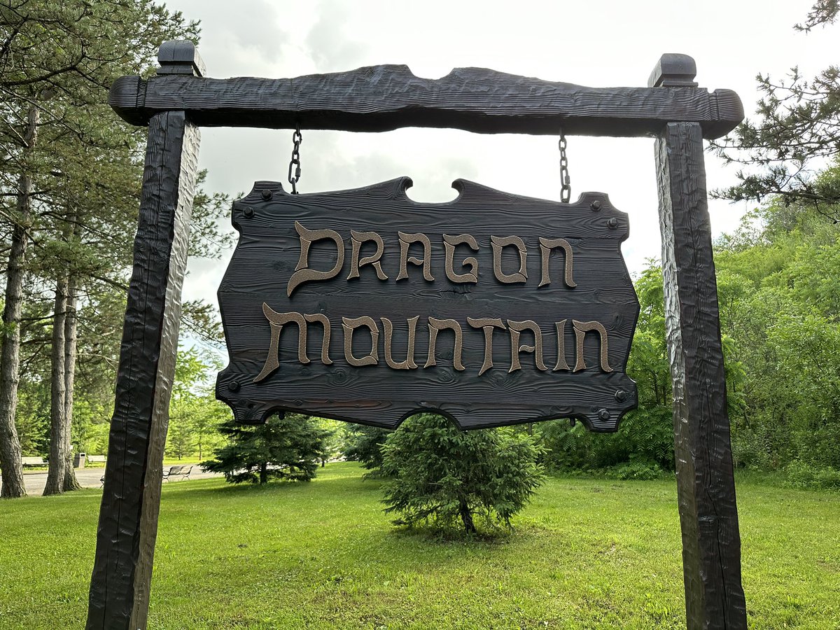 marcaj7's tweet photo. Rode this bad boy 21 times on Monday! It truly is the “Beast” of Arrow. Love it! 🎢 #DragonMountain #Marineland https://t.co/ReZ453o6hq