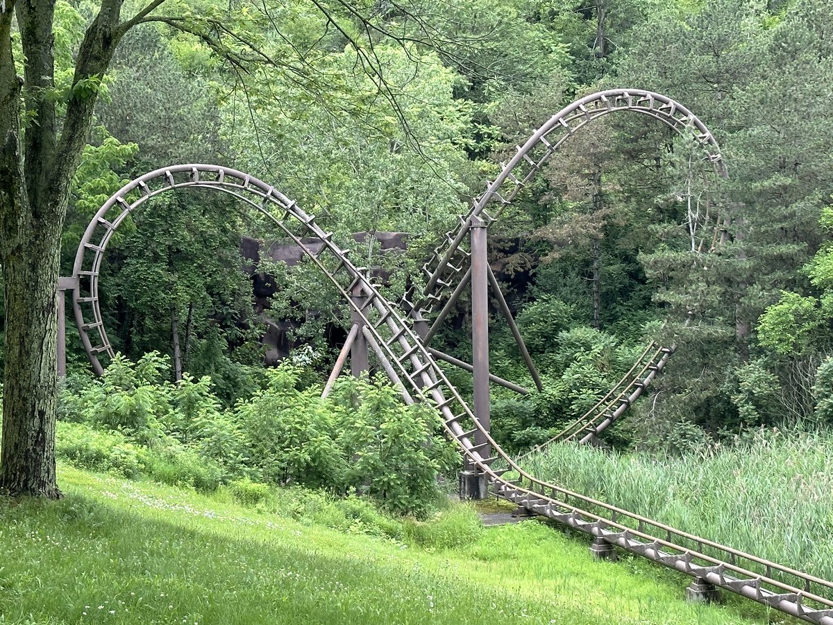 marcaj7's tweet photo. Rode this bad boy 21 times on Monday! It truly is the “Beast” of Arrow. Love it! 🎢 #DragonMountain #Marineland https://t.co/ReZ453o6hq
