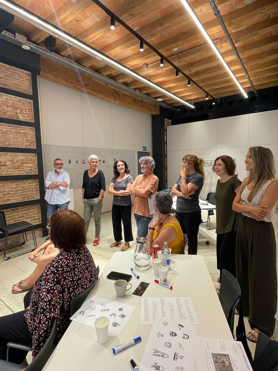 aliancesmagnet's tweet photo. Quan sentim la veu de les famílies?
Quan ens fixem en la visió del partner?
Quan l'alumnat és al centre de l'aprenentatge?

Són algunes de les preguntes que s'han generat durant la trobada de persones formadores #magnet al @hubsocialbcn https://t.co/ohHH9J6yLu