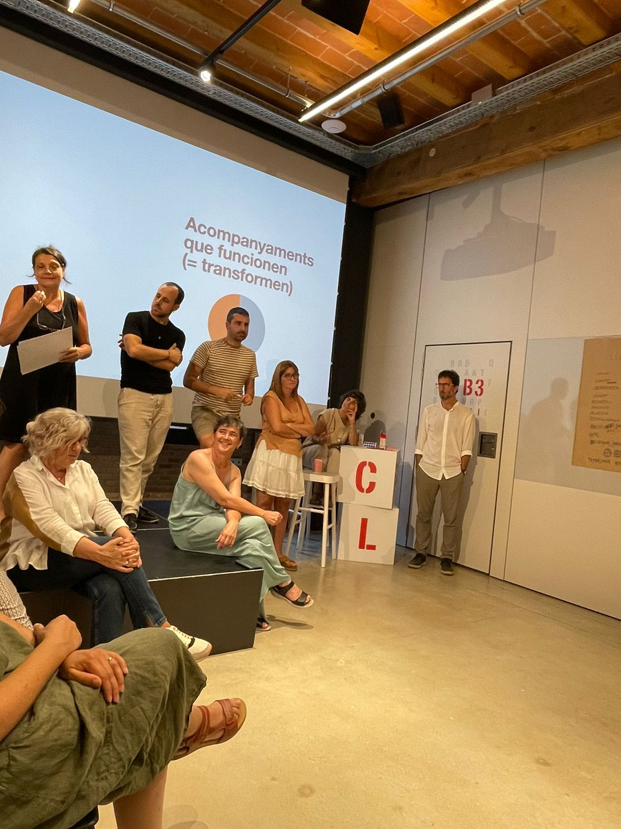 aliancesmagnet's tweet photo. Quan sentim la veu de les famílies?
Quan ens fixem en la visió del partner?
Quan l'alumnat és al centre de l'aprenentatge?

Són algunes de les preguntes que s'han generat durant la trobada de persones formadores #magnet al @hubsocialbcn https://t.co/ohHH9J6yLu