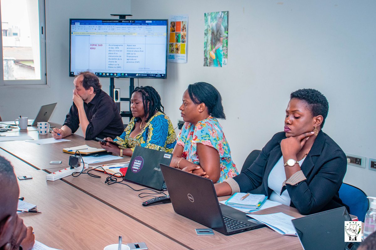 ConapacRDC's tweet photo. 3e #COCAS national emprise organisé à #Kinshasa ds le bureau partagé #AGRICONGO avec les délégués @broederlijkdele, #TRIAS, @UMUNDI, @cenadep_asbl, #UPADI, #CARITAS_BELGIQUE #MSF et la #CONAPAC, représentée par la PCA, le Séc. Exéc. ainsi que le Chargé de program. et plaidoyer. https://t.co/WnPivBS3BK