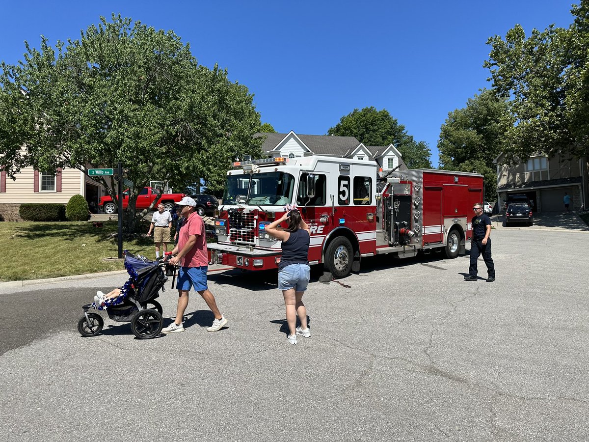 This morning, Pumper 5's crew spent some time with families in the Ramsgate neighborhood, participating in their inaugural 4th of July Parade.

From all of your Independence Firefighters, we wish everyone a happy and safe holiday!