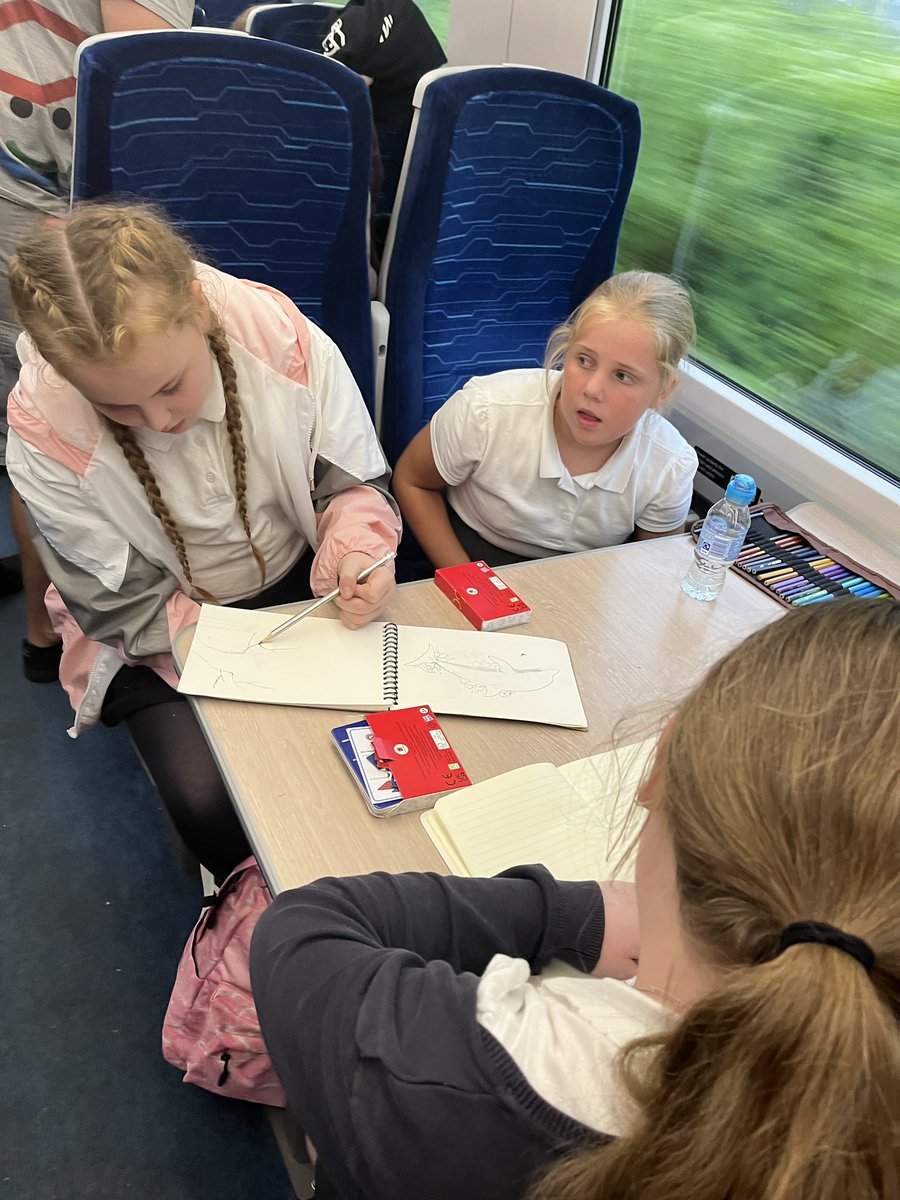 Ellishighlands's tweet photo. Train ride home @childrensuni @HighlandsPS https://t.co/OZ8ejkbJQK