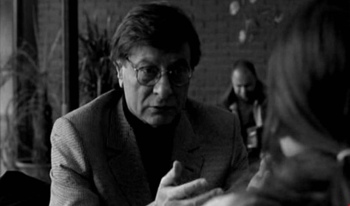 m9_5_'s tweet photo. سلام على الحب يوم يجيء، ويوم يموت، ويوم يغير أصحابه ،
ولا نتوب عن أحلامنا مهما تكرر انكسارها..

وبي أملُ، يأتي ويذهب، لكن لن اُودَّعَهُ https://t.co/Vk37xsT72R