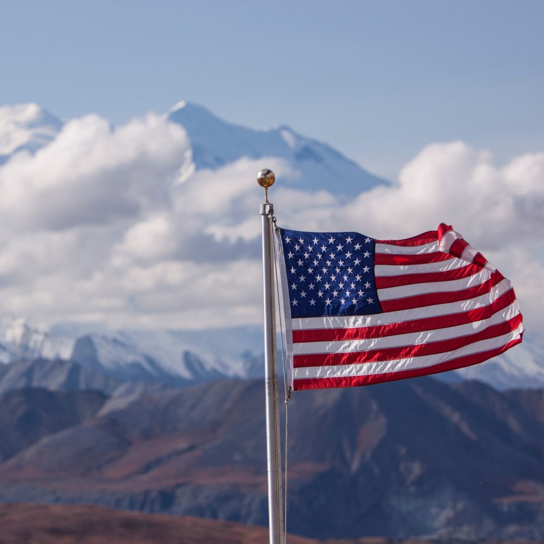 Celebrating the spirit of freedom, high above the Last Frontier! Happy Independence Day from #RavnAlaska! 

#TravelAlaska #FlyAlaska #mountainflying #Anchorage #Kenai #HomerAK #DutchHarbor #Valdez #SandPoint