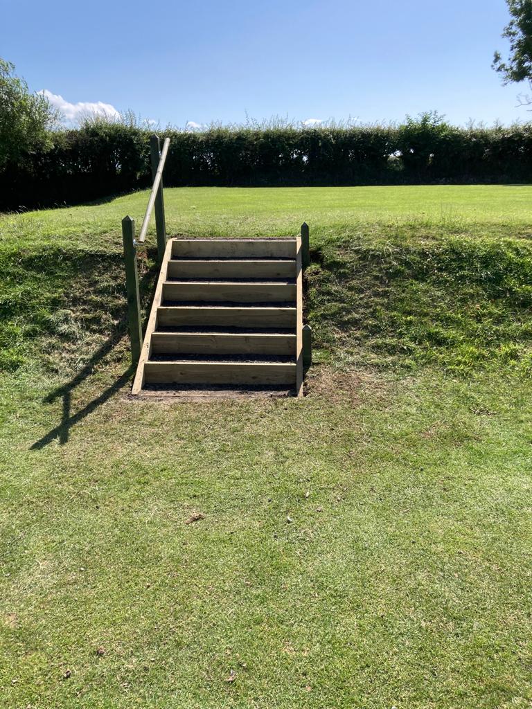 CaernarfonGolf's tweet photo. Arwel, Terry a Gwyn wedi bod yn brysur yn gosod y grisha newydd ar y 7fed heddiw. Edrych yn gret

Diolch mawr i Jeff Sandham am ei adeiladu i ni / Thank you Jeff Sandham for building them. Much appreciated https://t.co/0LRgJCW73U