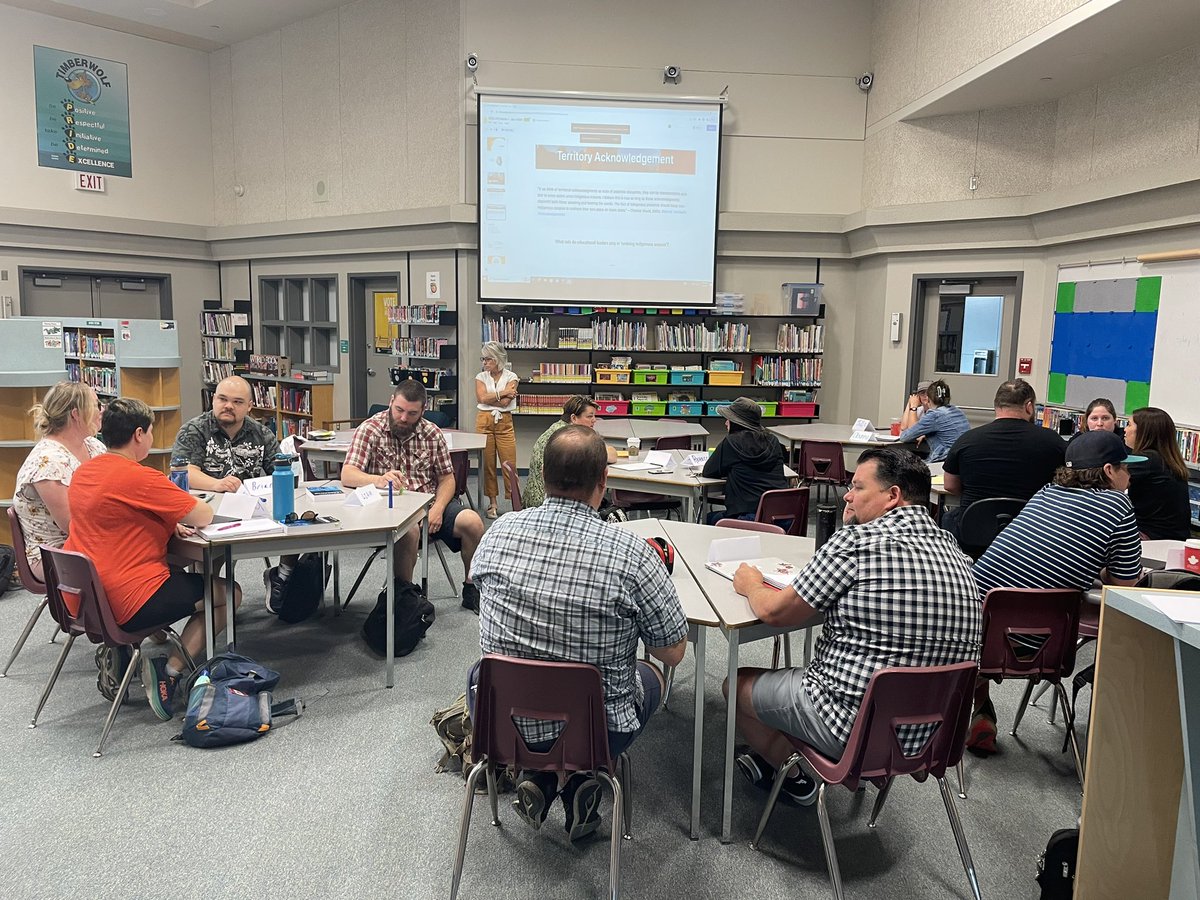 Here we go! First day of EDUC 700 with UFV MEd Cohort 3. <a href="/JRobertsonNVan/">Joanne Robertson</a> @UFVTeacherEd