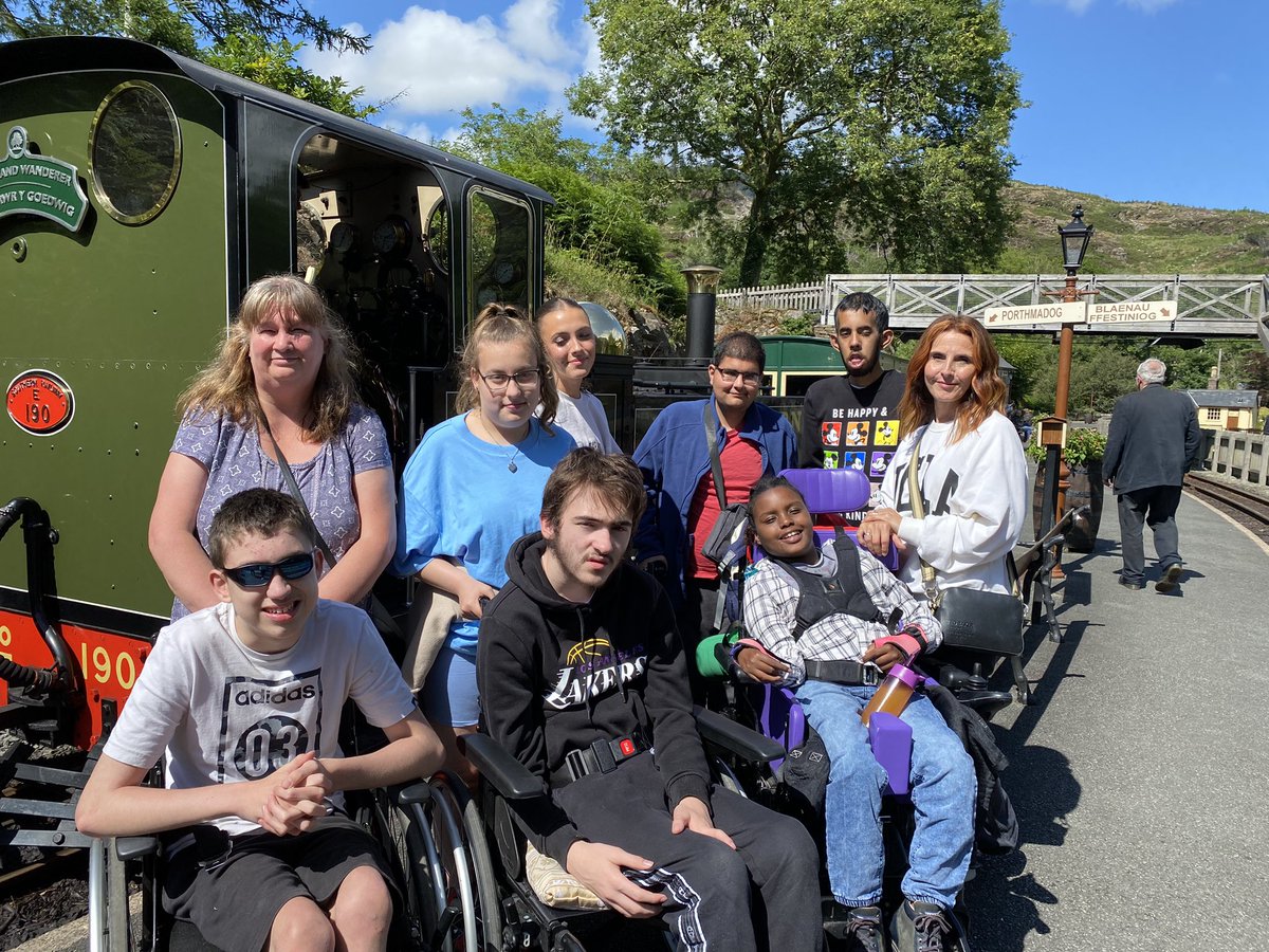 Penn Hall Head tweet media