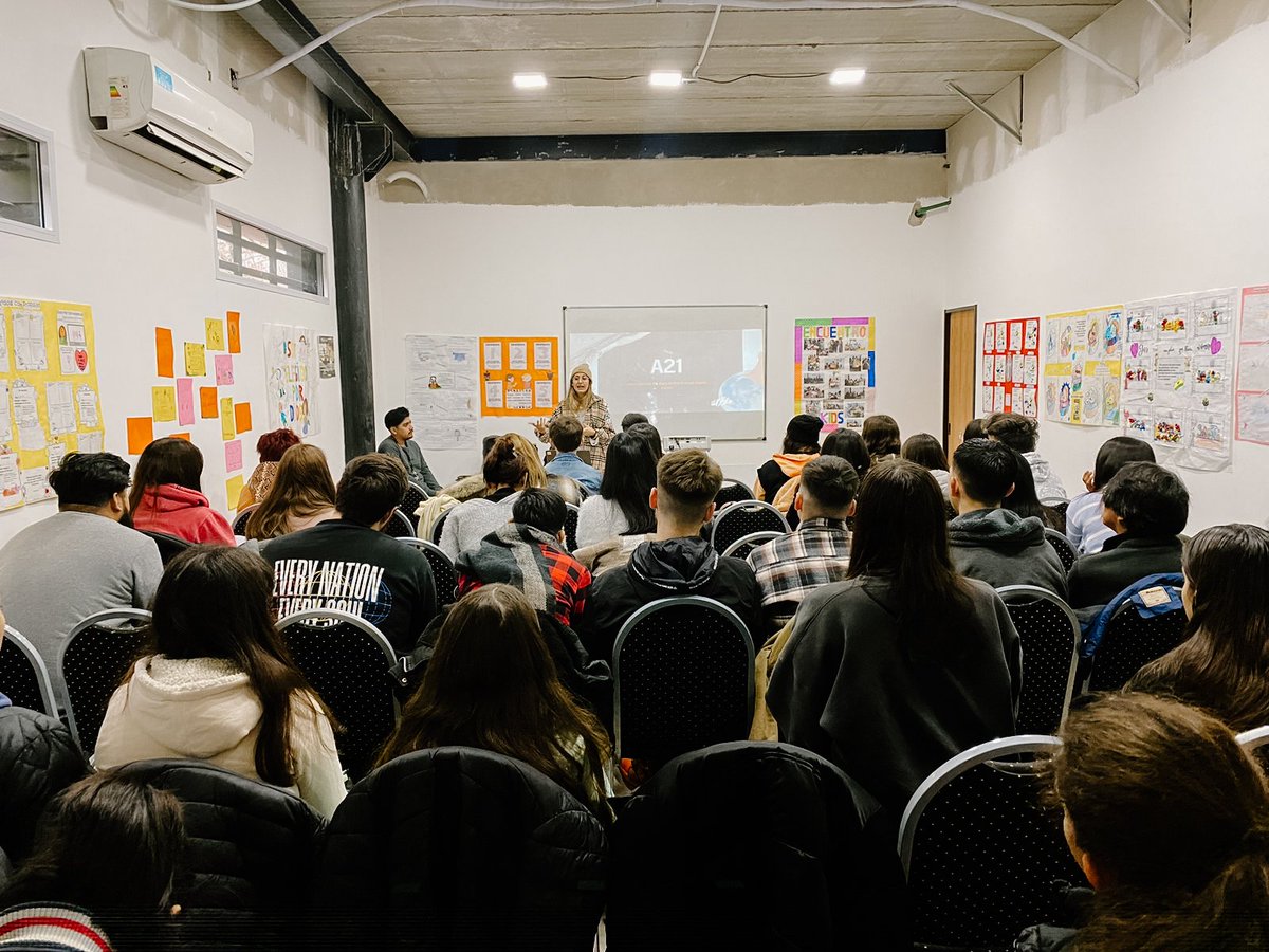 A21LATAM's tweet image. Nuestro @equipoa21argentina Impartir un Taller de Sensibilización a más de 30 estudiantes en #EMUBA

Estamos preparando el camino para el Día Mundial Contra La Trata De Personas. 
—
@a21 #PorLibertad #ContraLaTrata #DÍAMUNDIALCONTRALATRATA