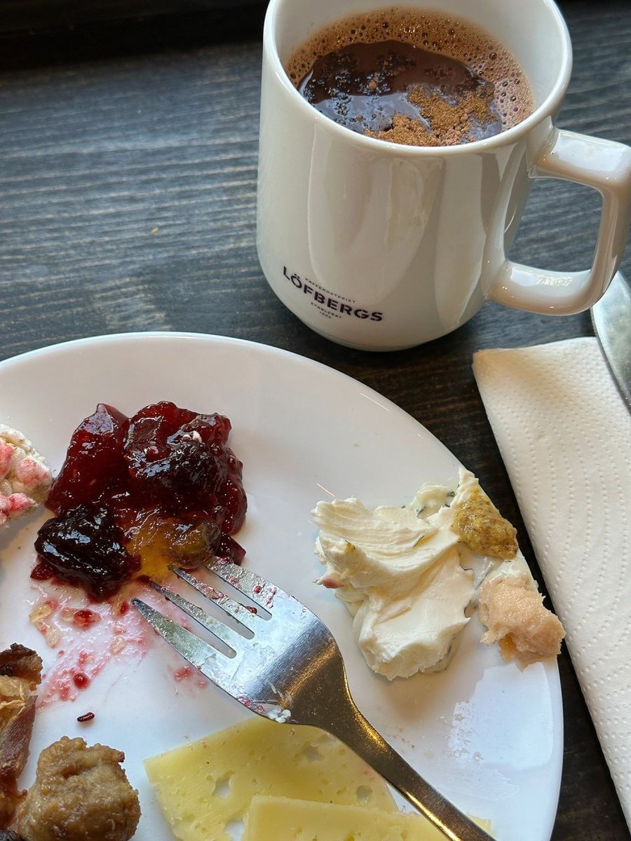 noria116's tweet image. #Rise and grind: coffee and breakfast time! #The brunch bunch.