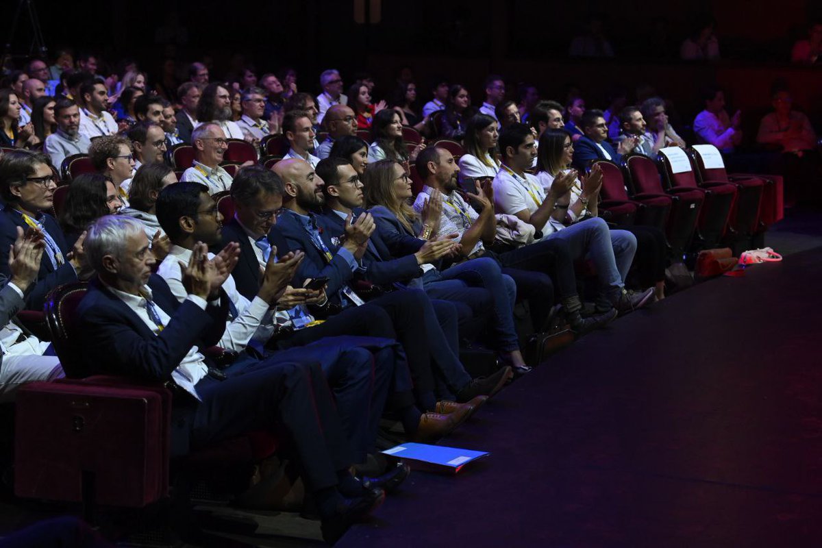 RolandLescure's tweet image. Aux remises des prix des concours d&apos;innovation #iphd, #ilab et #inov de France 2030. Bravo aux 237 lauréats 2023! Porteurs de solutions qui nous permettront de décarboner l&apos;industrie, de bâtir les industries de la décarbonation et de renforcer notre souveraineté. #IndustrieVerte