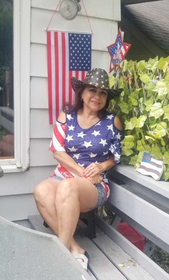 icampuzano's tweet photo. Disfruten mis amigos bellos pero con cuidado🇺🇲 ♡♡♡ #4thofJuly  #IrmaCampuzanoTV #asolasconirmayever https://t.co/ZnZMCbTr1n
