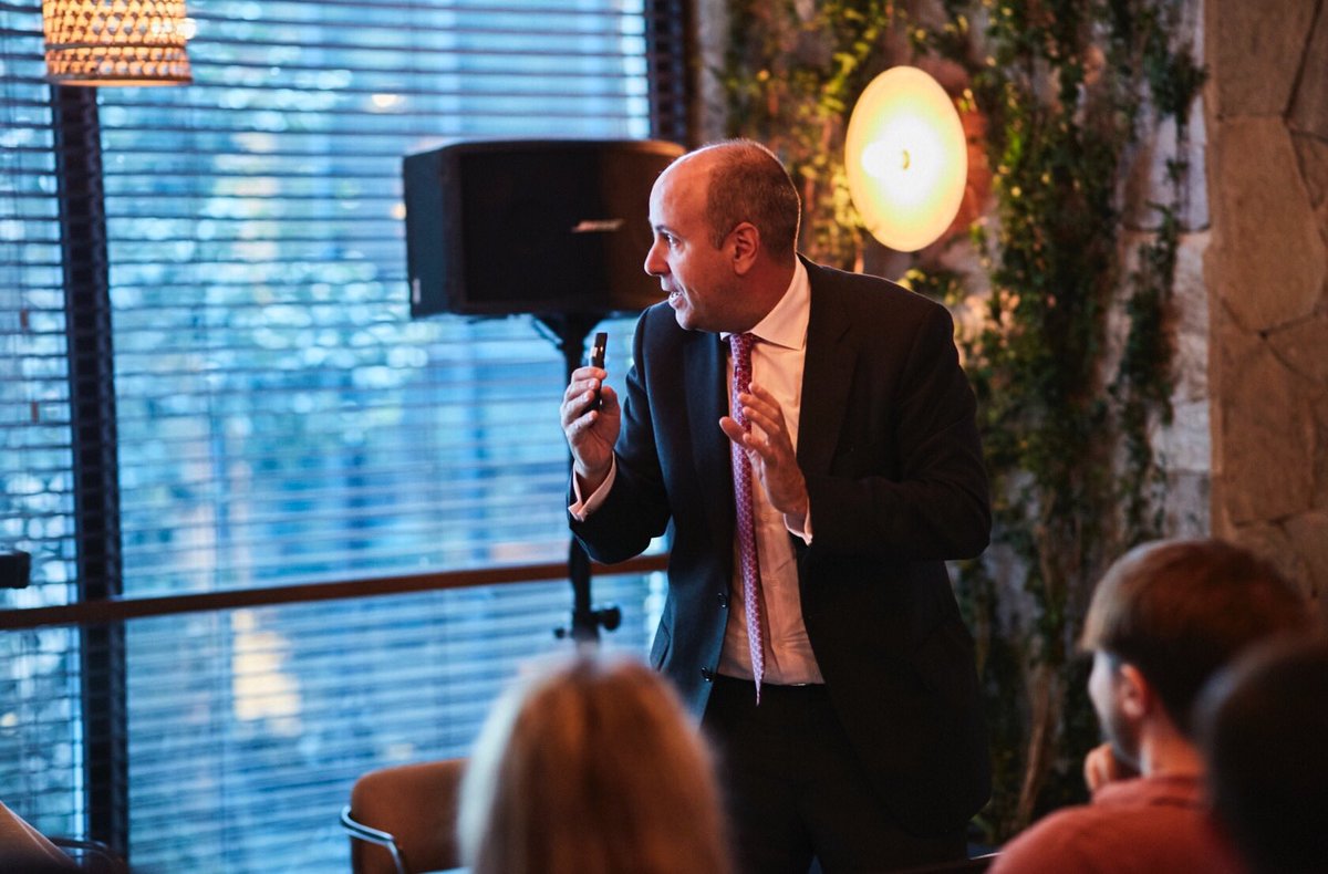 El estudio PALMIRA nos enseña que palbociclib tras palbociclib en este momento no tiene sentido. <a href="/JavierCortesMD/">Javier Cortes MD PhD</a> 

#4JulMamaCentro #MeetTheExpert