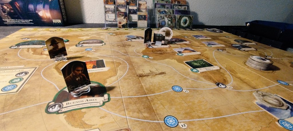 Sergio_martcs's tweet photo. Esta tarde he terminado pronto de trabajar y he aprovechado para montar un #EldritchHorror contra el primigenio Sicigia, de la expansión Vestigios Extraños. ¿Cómo acabará, victoria o derrota? 🥹 https://t.co/PRATGfNPzT