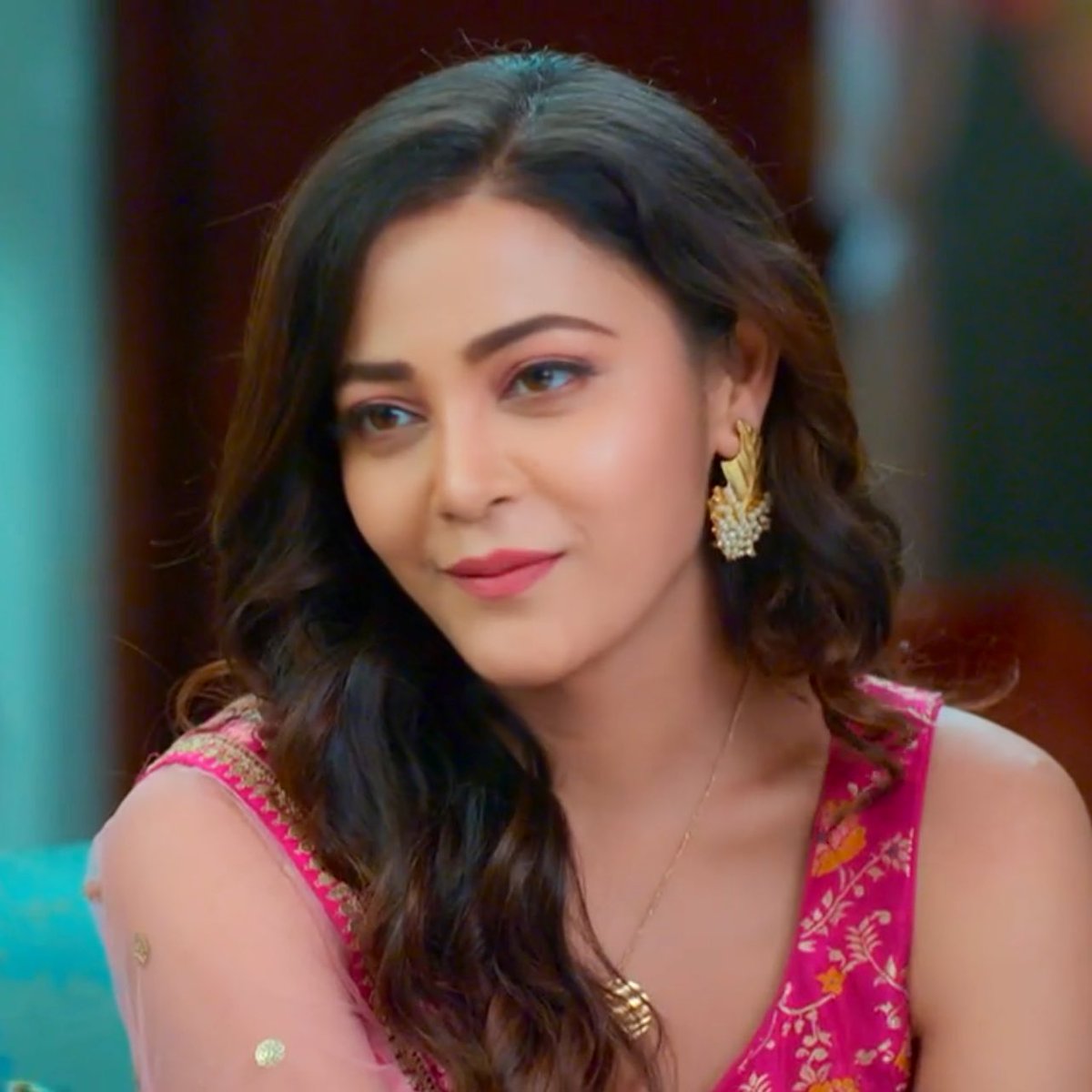 She’s so pretty 

#KaveriPriyam #DilDiyaanGallaan