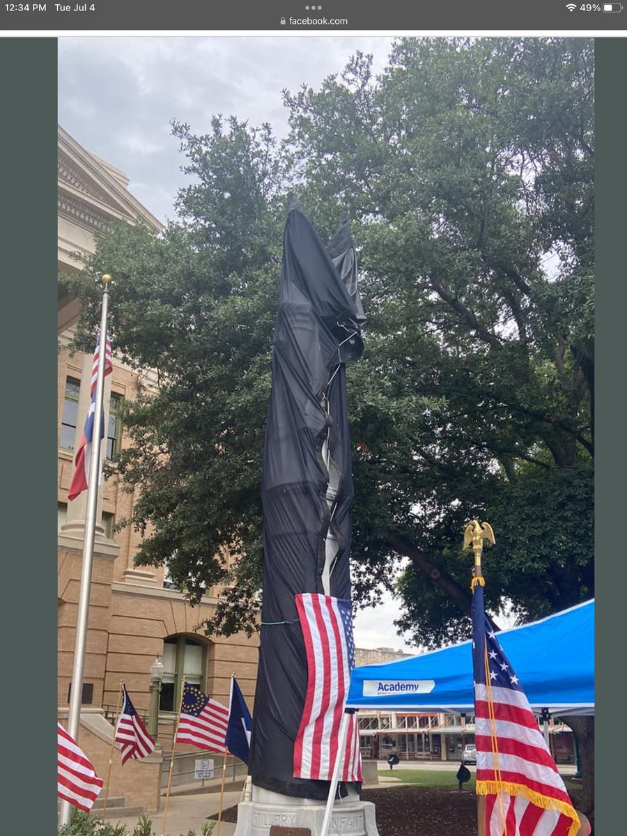 OrtaTJose's tweet photo. The Confederate Statue has been wrapped in black on the Square in Georgetown.  

Covering the statue on the 4th of July sends a strong message that we DON'T honor traitors on America's Birthday. https://t.co/bJT08YSsRk