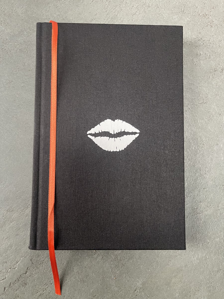 PCPressPeter's tweet image. Alan Rider reports that we're sitting at number 1 in the culture site Outside Left's readership chart for number of hits on an article! Alan reviewed my post punk London beat novel Looking for a Kiss.
Article: outsideleft.com/main.php?updat…
Looking for a Kiss: pcpressshop.greedbag.com