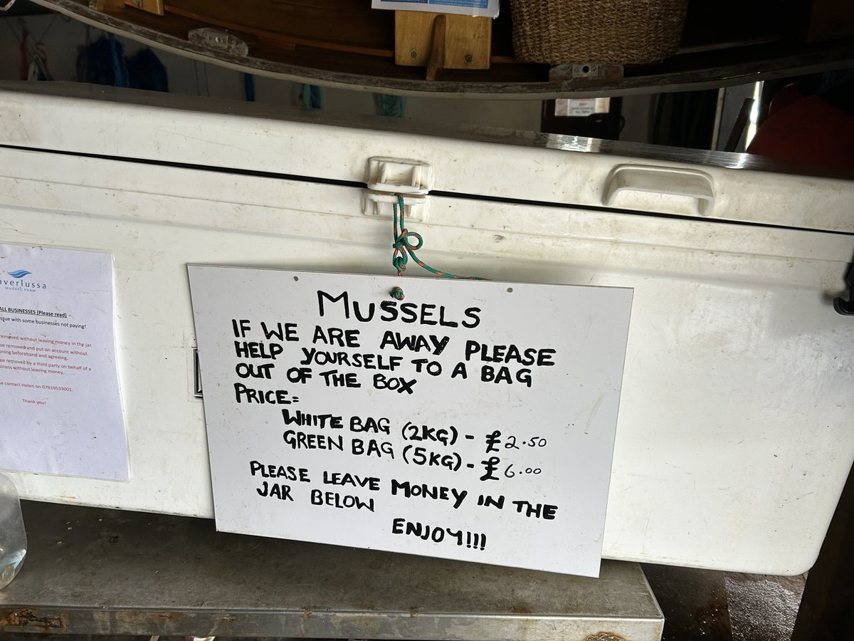 Was down at the Inverlussa mussel farm  this morning. We are both in the same co-operative <a href="/scott_shellfish/">Scottish Shellfish</a> and so put the oysters away on the lorry with their mussels. Picked up a 5kg bag of these beauties, great value.