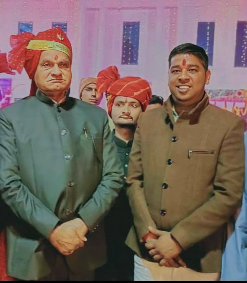 kdsingh_mpyc's tweet photo. @INCMP भाजपा के नगीने के साथ माननीय नेताजी लोग https://t.co/UDibAF2DPc