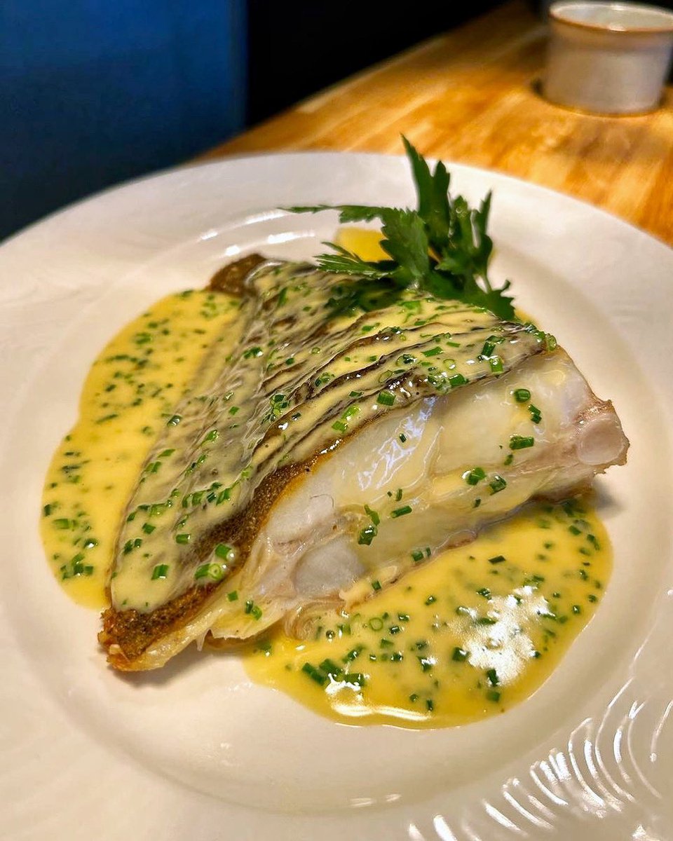 noahsbristol's tweet image. The freshest Cornish day boat turbot with a lemon &amp;amp; chive butter sauce. Starting the week strong…!🐟

#noahsbristol #turbot #buttersauce