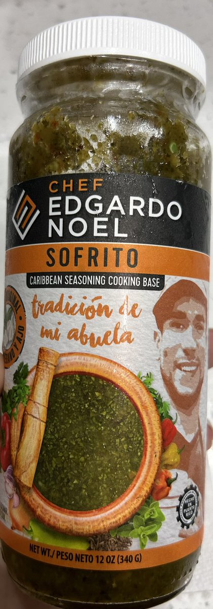 poisonhoney30's tweet image. La tradición de su abuela contiene Yellow #5, Blue # 1, Red # 40, MSG, Propyl paraben, Sodium benzoate…etc 💀 
#trash
#puregarbage
#youcallthiscrapsofrito?
#readthelabels